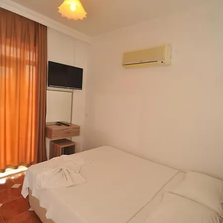 Anna Aparthotel 3*