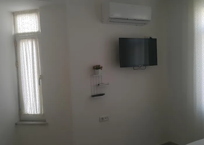 Anna Apartahotel 3*