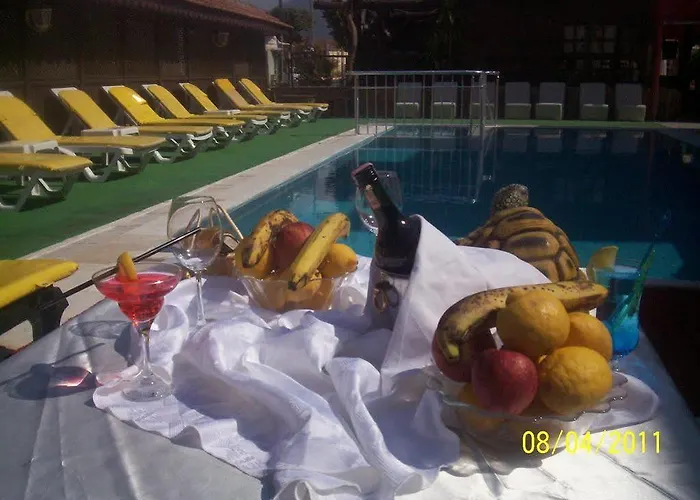 Anna Apartahotel 3*