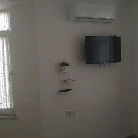 Anna Aparthotel 3*