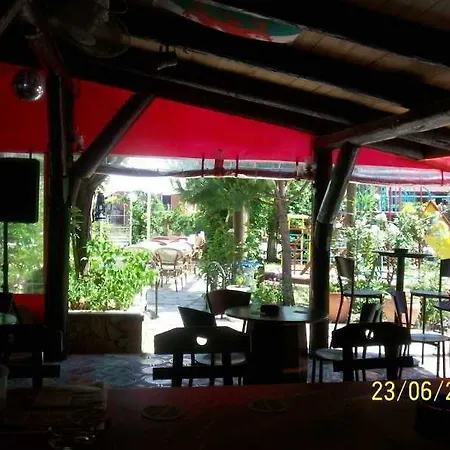 Anna Aparthotel 3*