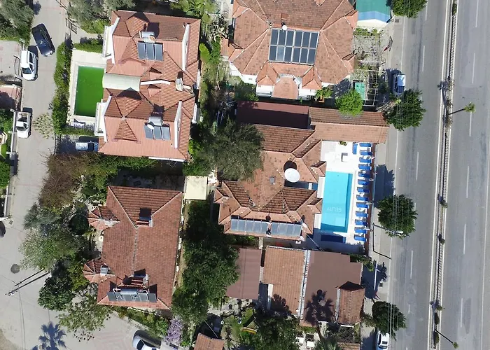 מלון דירות Anna 3*